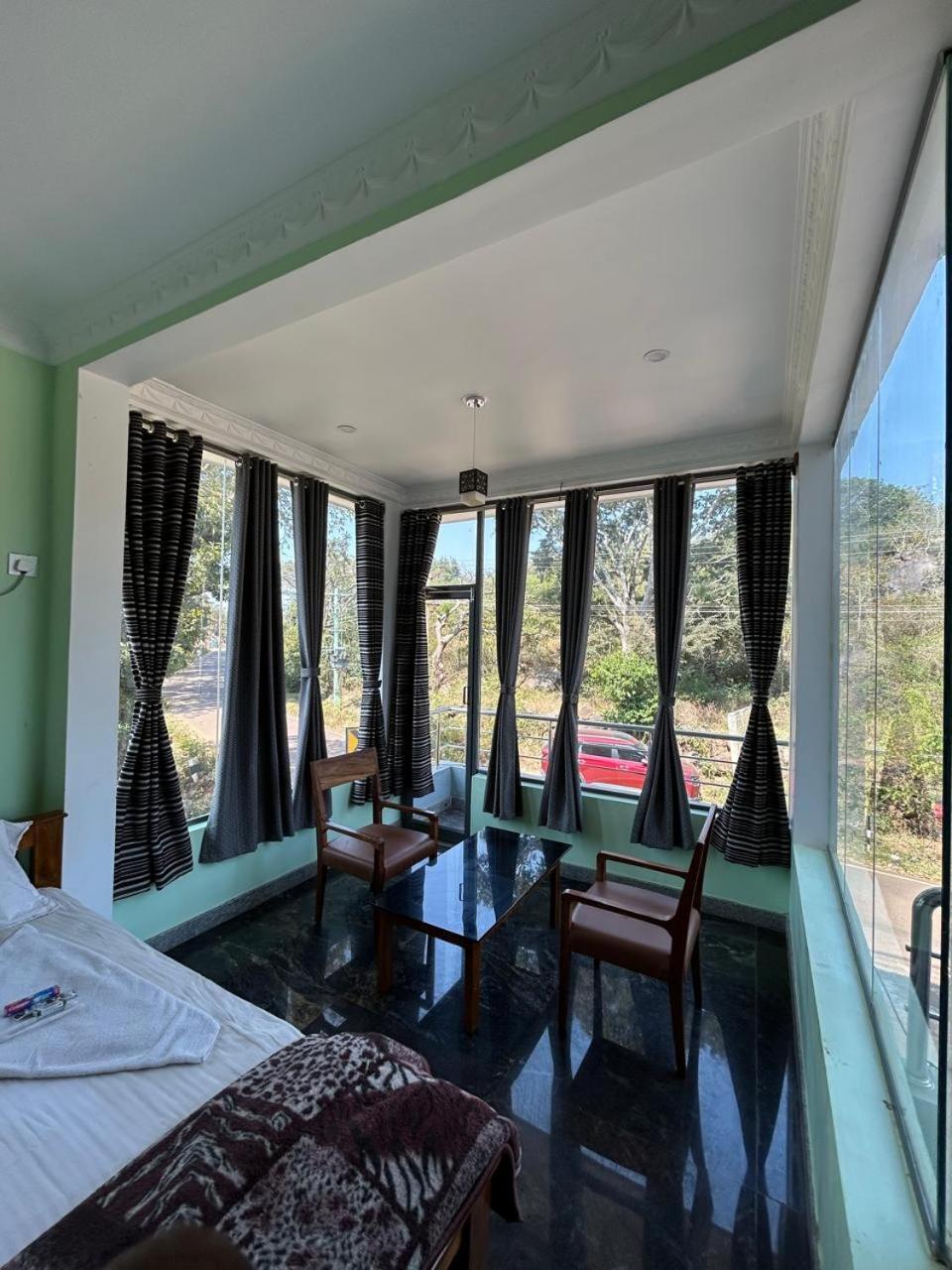Yelagiri Goldhill Resort Екстериор снимка